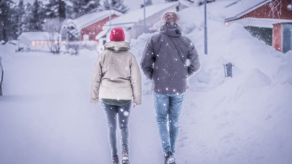 Ett barn i lågstaideåldern tvångsomhändertas av socialtjänsten och blir helt isolerad från sin familj i Gällivare.