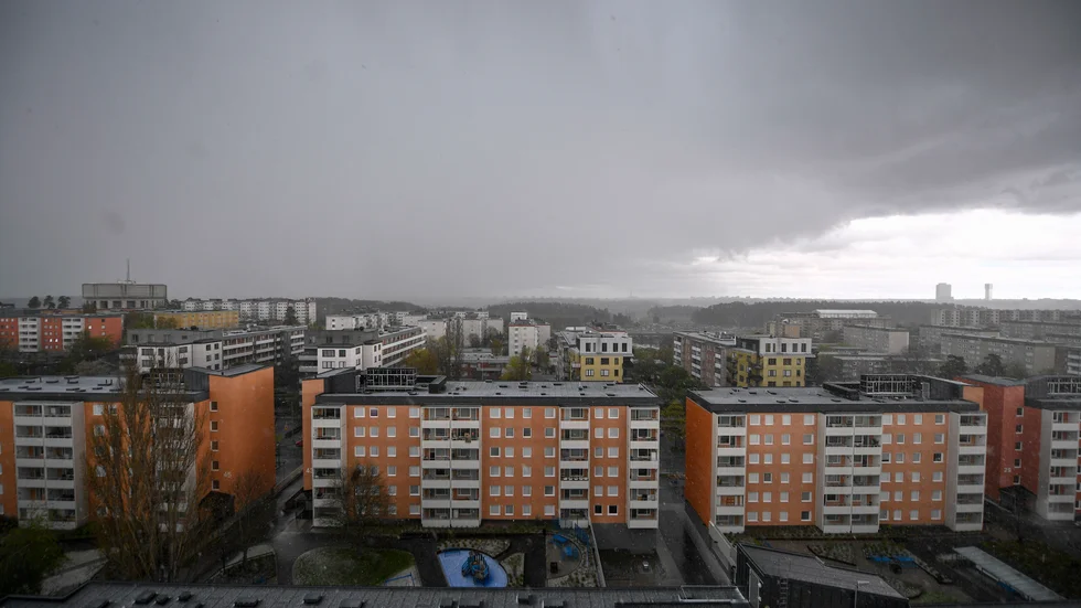 Miljonprogrammet illustreras nästa alltid med höghus inom allmännyttan, som Tensta i Stockholm.