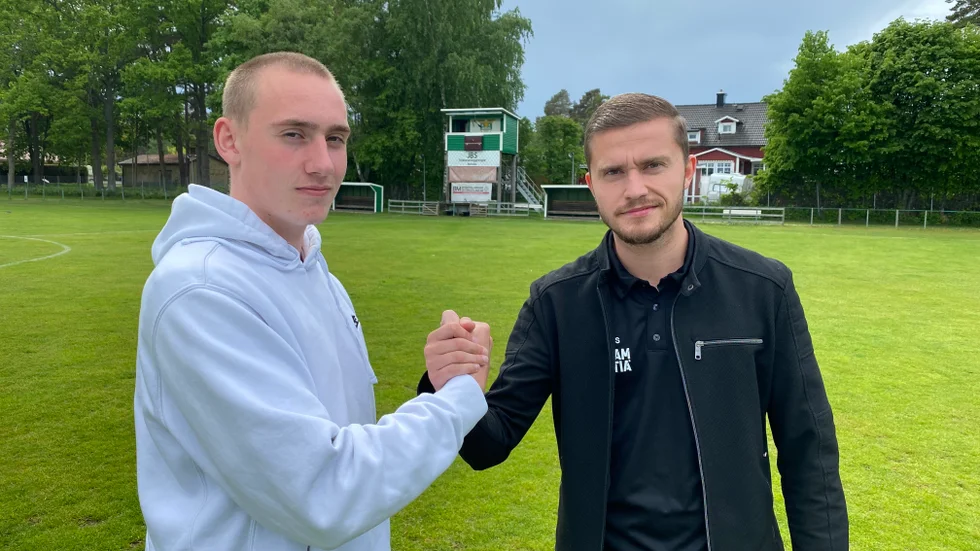 Derbydags. Mittbackarna är redo för drabbning på Z-parken på nationaldagen. LSW:s Elliot Grahn och Zeros Mattias Jansson välkomnar båda till en spännande och rolig match. "Vi ska tävla om att vara bästa lokala lag i serien", säger Grahn.