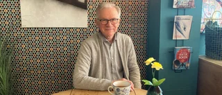 Karl Petersen: Världsbokdagen är en dag värd att fira • Tidigare kommunalrådet har gett ut 40 böcker • Inget man lever på
