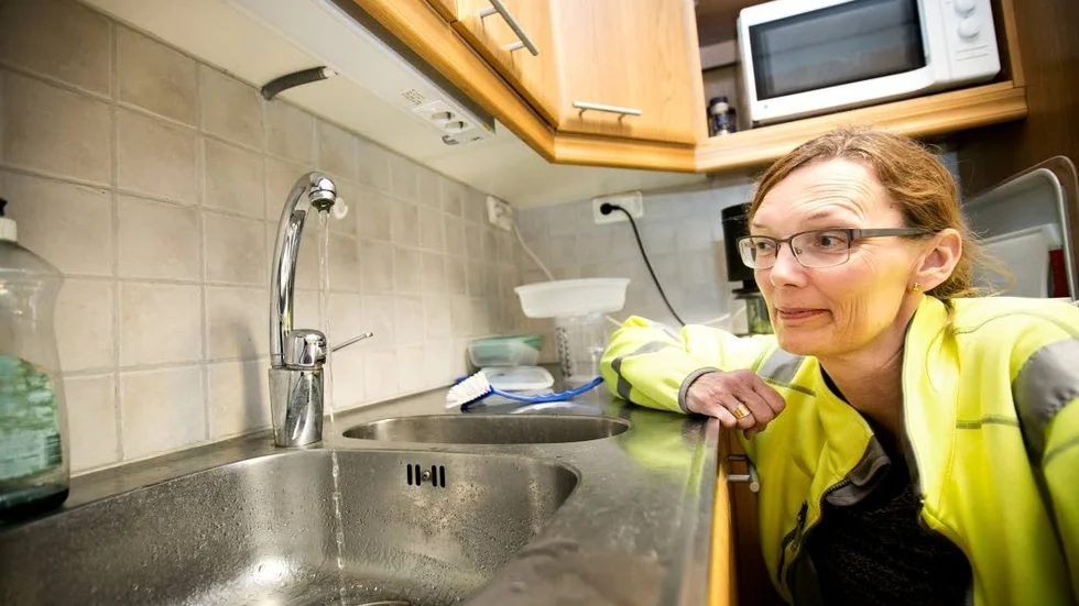 Region Gotlands VA-chef Susanne B Pettersson väntar på provsvar om Romas dricksvatten.