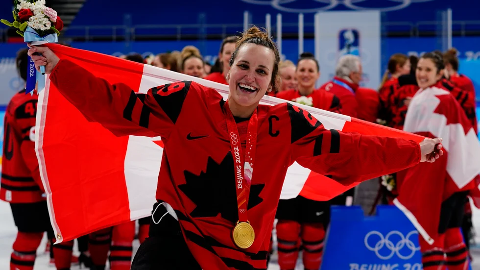 Marie-Philip Poulin var lagkapten när Kanada tog OS-guld i vintras. Arkivbild.