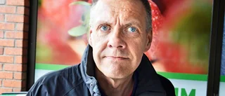 Avgår efter nazistskandalen