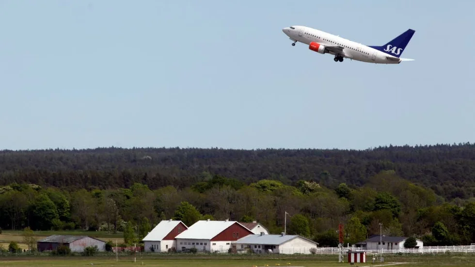 SAS-flyg på väg att lämna Visby.