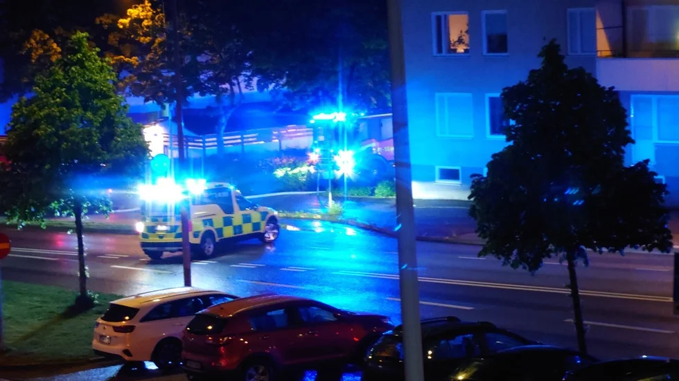 En brand i en lägenhet inträffade på Carlavägen i Eskilstuna under lördagskvällen.