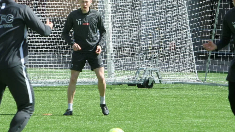 En lårskada håller AFC-mittfältaren Daniel Miljanovic borta från spel.
