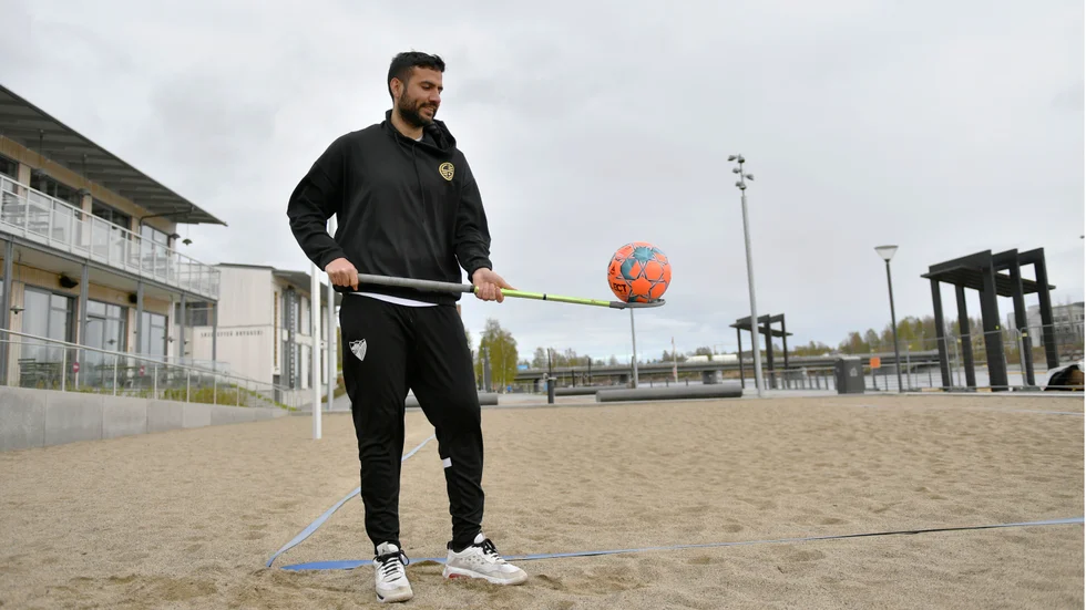 Det tog två år, men nu kan Skellefteå FF och Jacob Stephenson till slut göra en återkomst med Skellefteå outdoor sports.