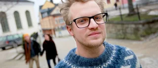 "Bygg en simhall på Gutavallen"