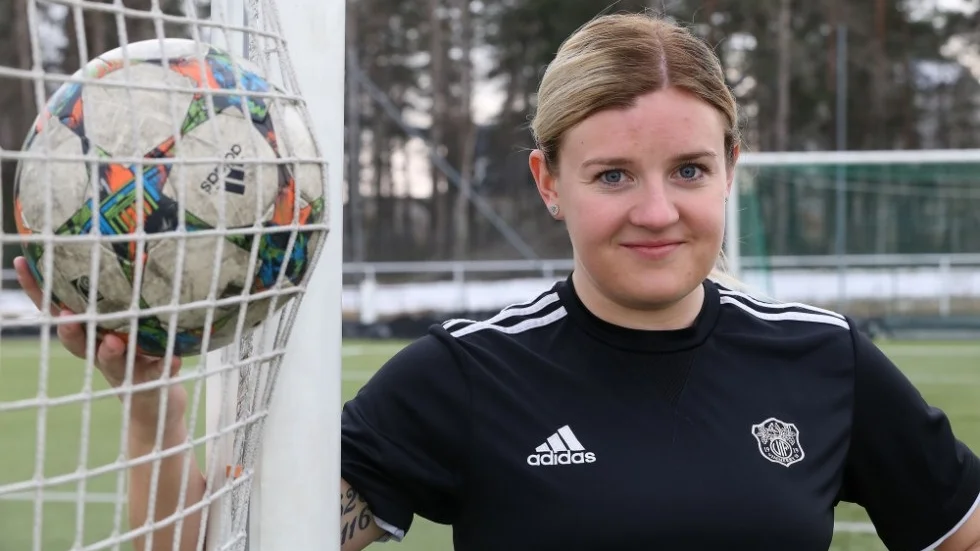 Nathalie Johansson ska provträna med VIF:s konkurrent.