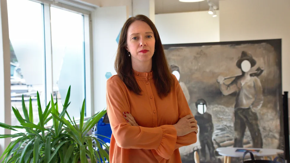 Åsa Lindhagen bör tillsätta en utredning för att få fram nya åtgärder mot överskuldsättning; det argumenterar dagens debattör för. 