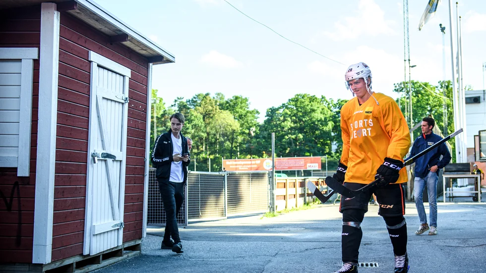 Isac Lundeström lånas ut till Timrå IK. Det meddelar den allsvenska klubben på sin hemsida.