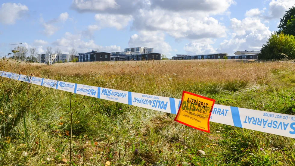 Polisens avspärrningar på söndagen. 