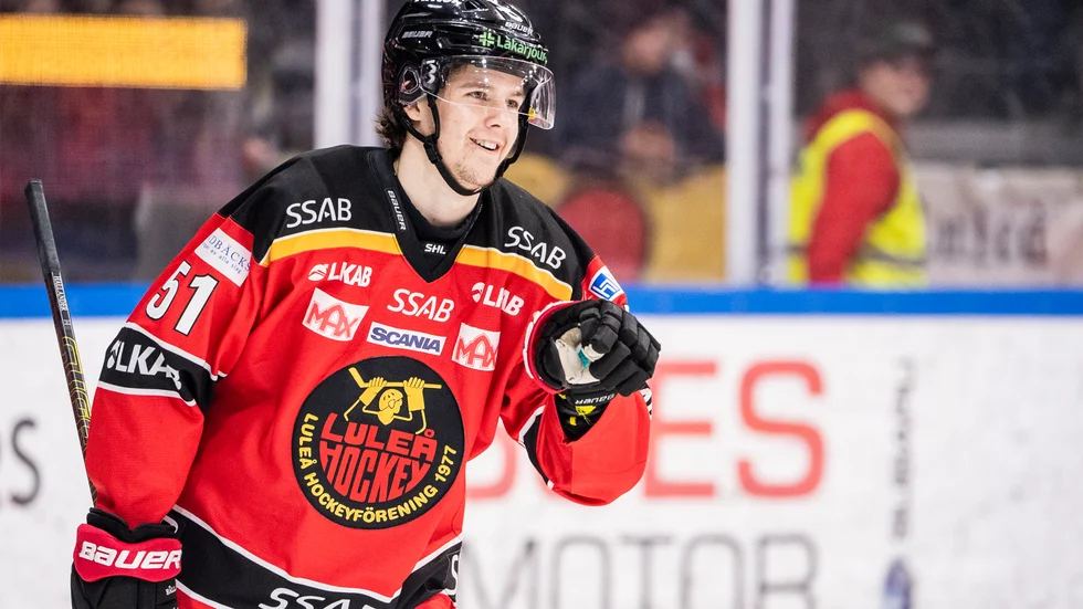 Filip Hållander blir kvar i Luleå Hockey, om han inte tar en plats i NHL.