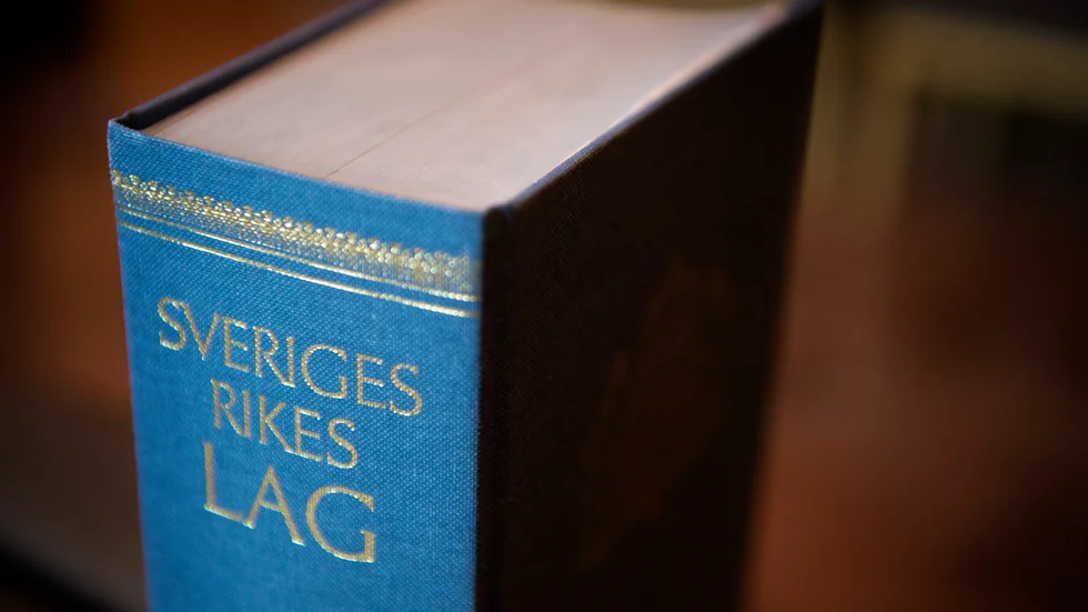 Linköpings tingsrätt ogillar åtalet om mordbrand och friar en 49-årig kvinna.