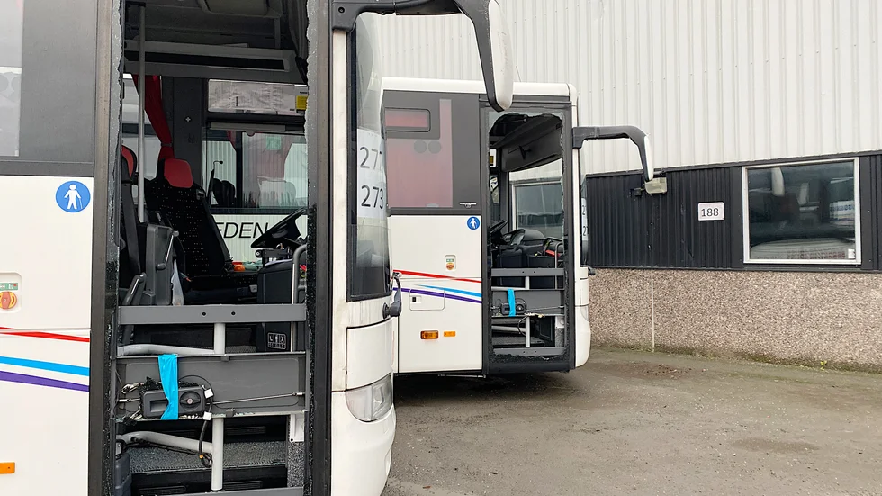 Glaset i framdörrarna på nio skolbussar krossades under helgen.