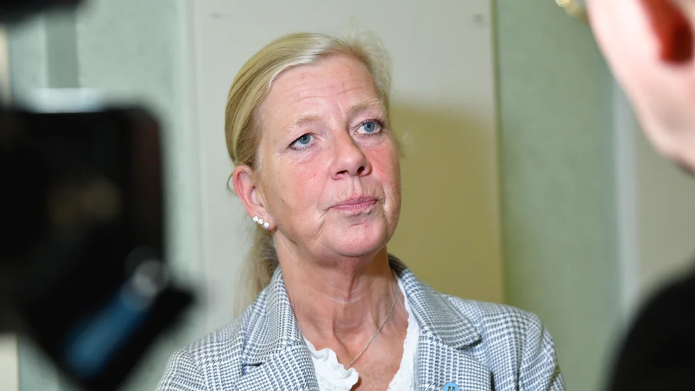 Moderaterna och deras utbildningspolitiska talesperson Kristina Axén Olin vill inte göra populära friskolor valbara för nyinflyttade.