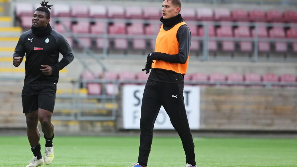 Mittbacken Pontus Rödin drar till sig intresse. Nyligen uppmärksammades han i brittisk media och mycket talar nu för att det blir en försäljning.