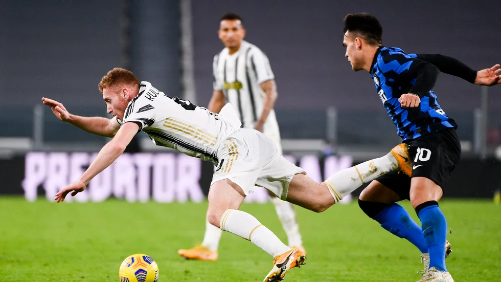 Dejan Kulusevskis Juventus föll med 1–0 borta mot Napoli. Arkivbild.