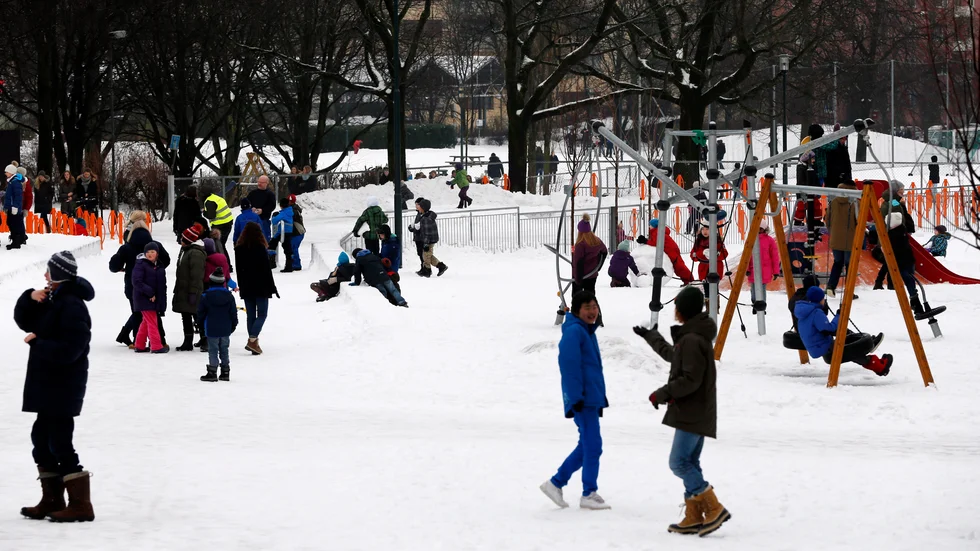 "Hårt sätt att prata tycks sprida sig även i våra skolor, ”jag ska döda både dig och din mamma” men inte är hela ansvaret skolans. Det är ju inte så att elever får undervisning i ovårdat och hotfullt språk i skolan såklart", skriver Stephan Andersson i dagens krönika. 