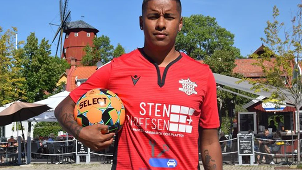 Christian Barahona ansluter från den regerande mästaren Hammarby.