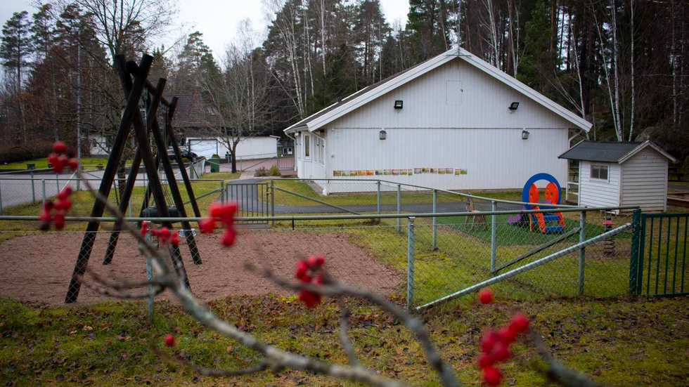Vargstigen 15 är till salu av Boxholmshus. Prislappen är satt till 995 000 kronor.