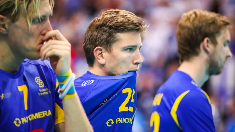 Mattias Samuelsson efter Sveriges VM-finalförlust mot Finland i Prag 2018. Nu kan han få sin revansch i december.