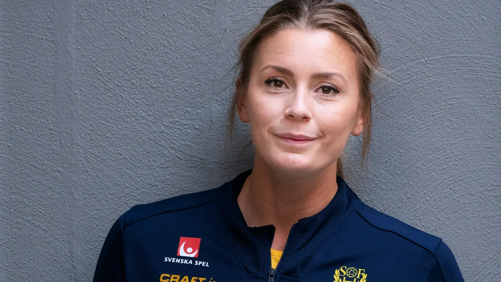 Isabelle "Bella" Gulldén är tillbaka i handbollslandslaget och har planer på att fortsätta att spela klubbhandboll ute i Europa efter att kontraktet med franska Brest går ut våren 2021.