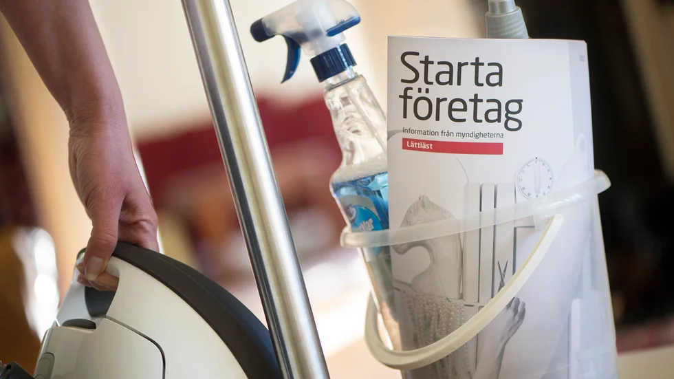 "För att skapa en rimlig arbetsmarknad är en rimlig ambition att minst var tjugonde vuxen i landets kommuner ska vara en jobbskapare, det vill säga fem procent de som bor i en kommun ska driva företag med anställda. Borgholm är den enda kommun i Kalmar län som når upp till denna nivå, medan Vimmerby kommer nära", skriver debattörerna.