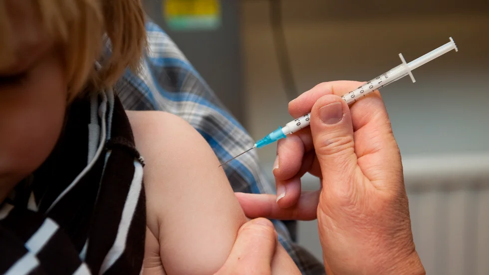 Vaccinet mot svininfluensa gavs till cirka 5,3 miljoner barn och vuxna, cirka 60 procent av befolkningen. I en utvärdering 2013 bedömde Smittskyddsinstitutet att vaccineringen resulterade i att man nationellt undvek cirka 100 dödsfall och drygt 200 intensivvårdsfall, liksom cirka 1750 patienter i slutenvård.
