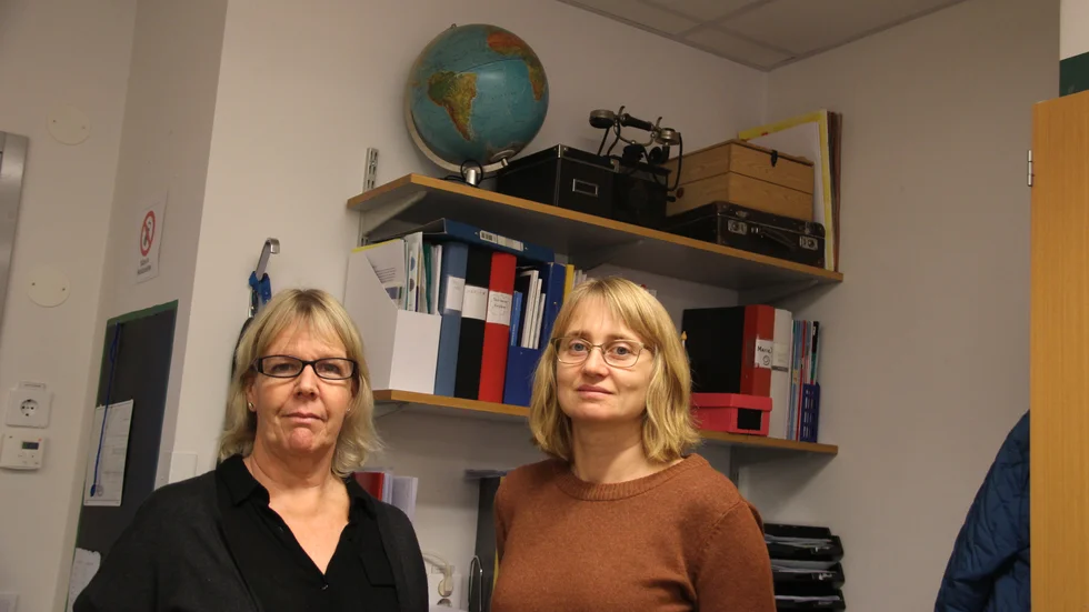 Lärarna Lotta Jonsson och Maria Samuelsson konstaterar att Värgårdsskolans mellanstadie är för trångt, och har varit så ända från början.