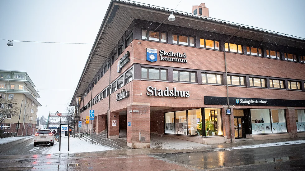 De styrande i Skellefteå kommun måste visa lite mer ödmjukhet, menar skribenten.