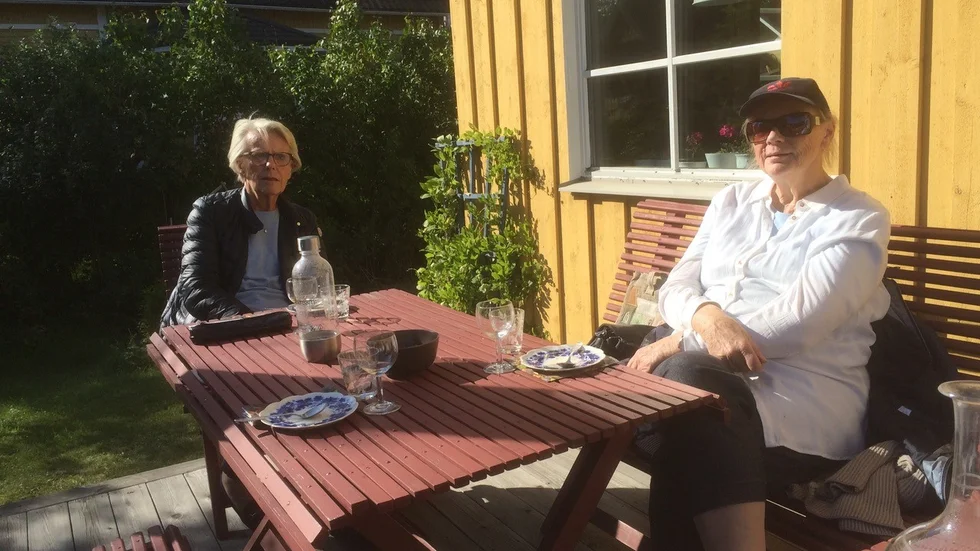 Kerstin Engström, läsecirkelns nyaste medlem som gick med på 1970-talet, och Tiiu Andrae, som grundade den tillsammans med Inger Z Nilsson.