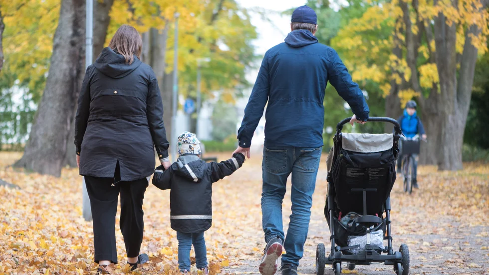 Distansarbetet ställer högre krav på det egna hemmets bekvämligheter när vi ska stanna hemma mer och vara fler på samma yta. För de som redan bor trångt blir det attraktivt att söka ett nytt och större boende.