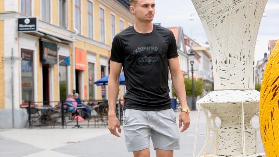 Ville Seppä, som till den här säsongen flyttade från Åbo och spel i FF Jaro, till Nyköping trivs i den nya hemstaden. Han är påtagligt seriös i sin målvaktssatsning...