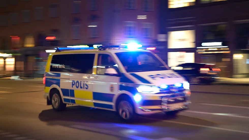 En annan polisbil under utryckning. Arkivbild.