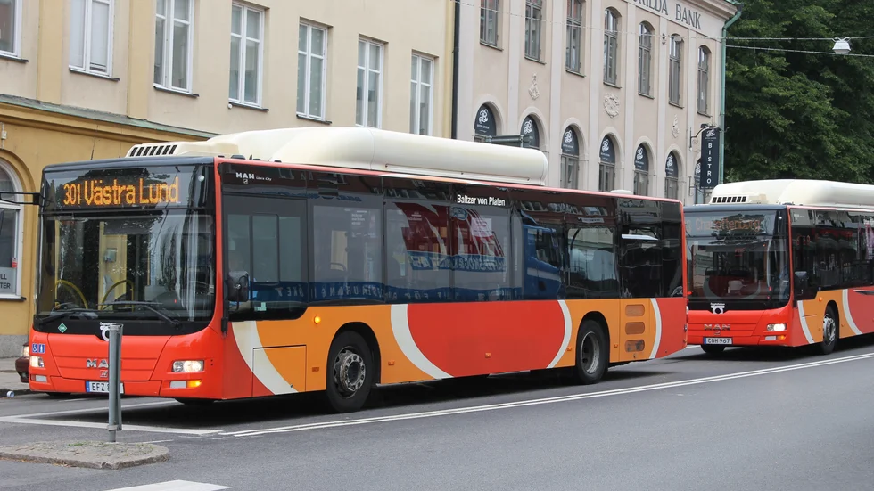 – På många sträckor fylls bussar och tåg snabbt och då kommer chauffören helt enkelt få hoppa över vissa stationer för att minska trängseln, säger Mattias Näsström.