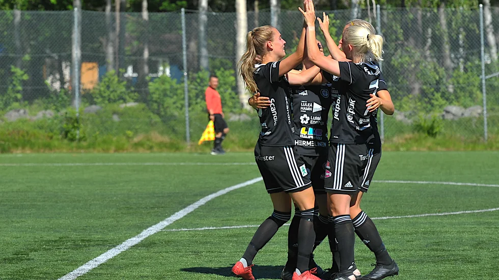 Notvikens IK <dff avgjorde matchen mot Umedalens IF redan i första halvlek.