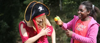 Piratbesök på fartfyllt sommarläger 