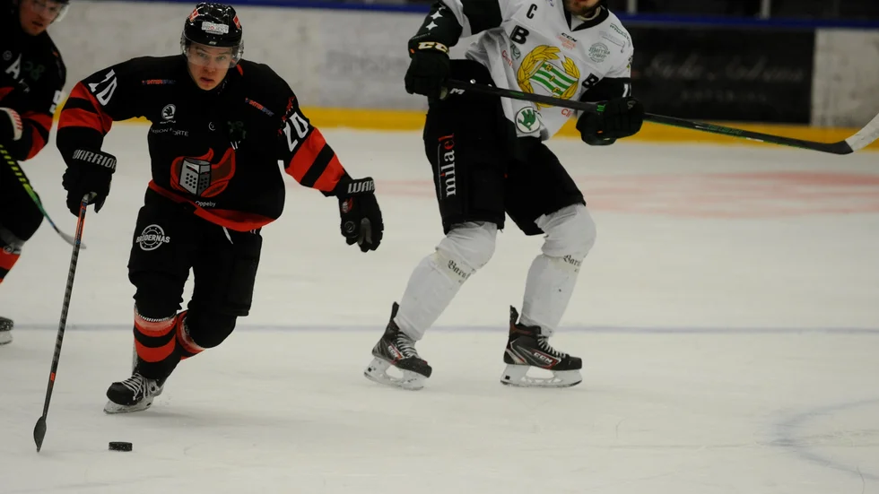 Hårt jobbande Martin Tyllander stormar fram. Nyköping fick inte alls ordning på offensiven mot Hammarby. Gästerna var också hetare när det skulle avgöras.