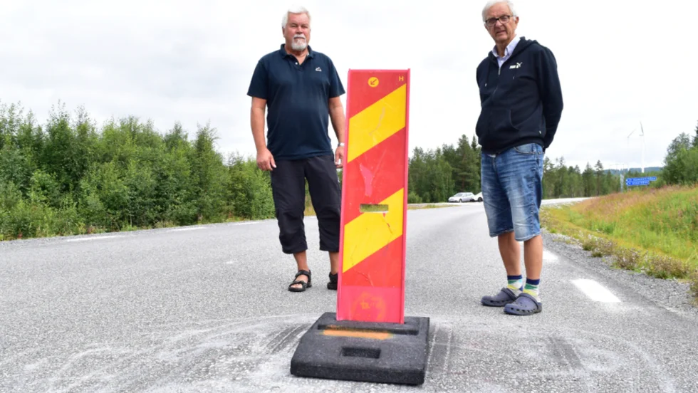 Stellan Eriksson och Krister Karlsson visade den höga bulan orsakad av en sten som trängt upp under beläggningen, och som funnits där i flera år. Den försvann ganska fort efter artikeln.