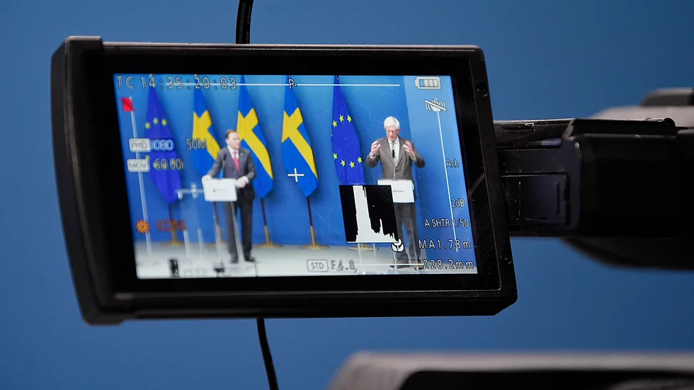 Nu måste regeringen strama åt coronahanteringen, menar skribenten. 