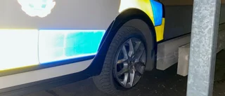 Polisbilar vandaliserade i Linköping och Motala - en gripen