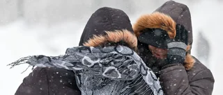 SMHI varnar för stormbyar och snösmocka