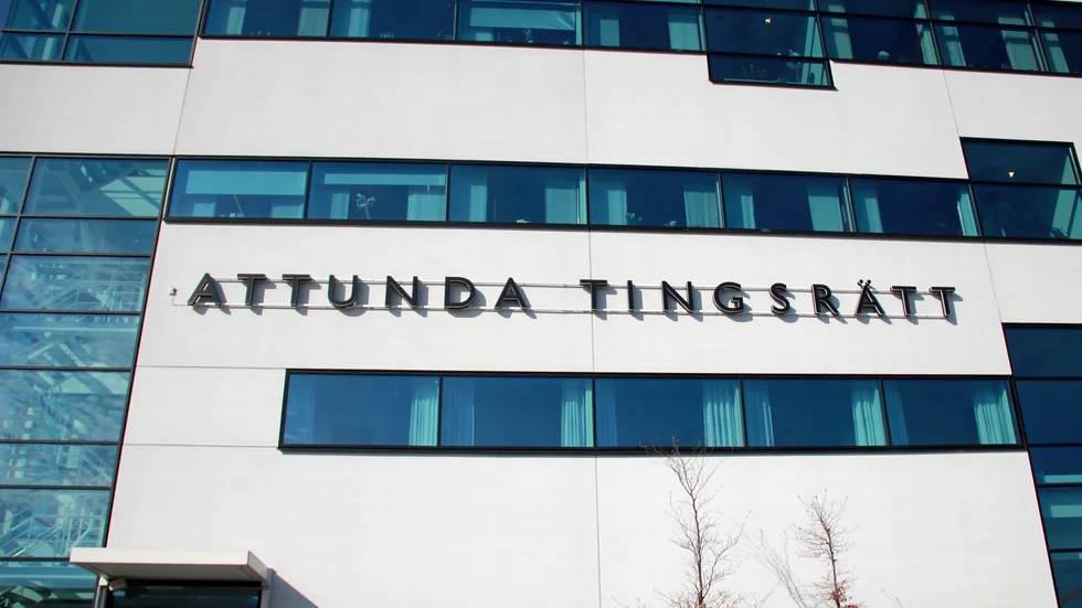 De två Strängnäsborna döms vid Attunda tingsrätt.