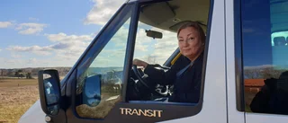 Hon byggde om färdtjänstbilen till sin drömhusbil 