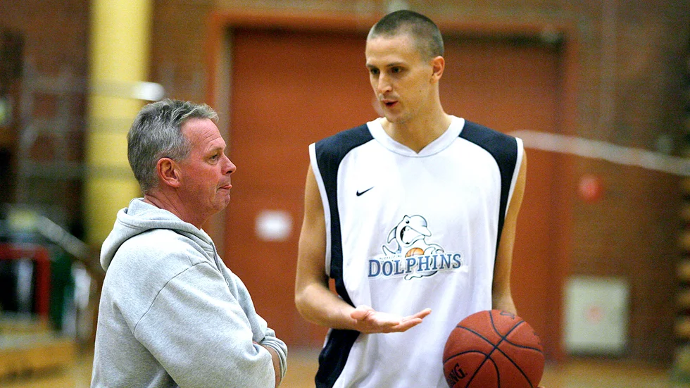 "Det är inte bara basketrelaterat när jag tänker tillbaka på Kelly. Jag tänker lika mycket på en person som brydde sig om alla", säger Joakim Kjellbom om Kelly Grant.