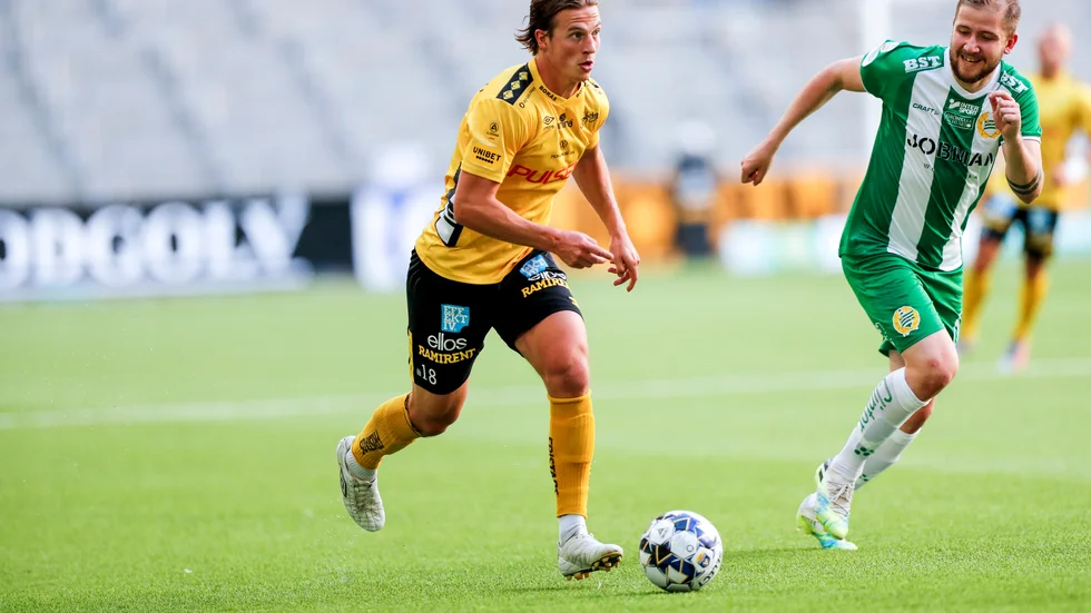 Simon Olsson förlänger sitt avtal med Elfsborg. 