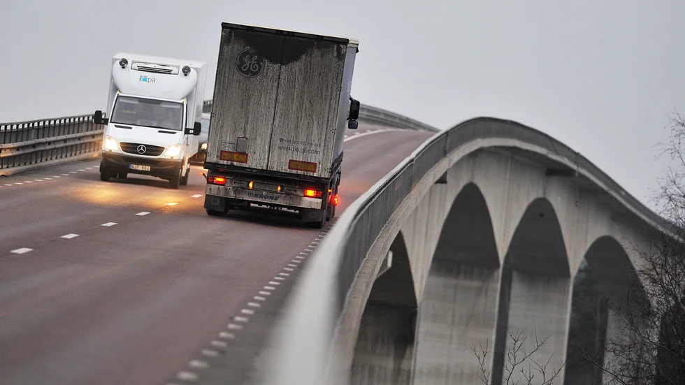 Fogarna på Strängnäsbron är i behov av reparation.