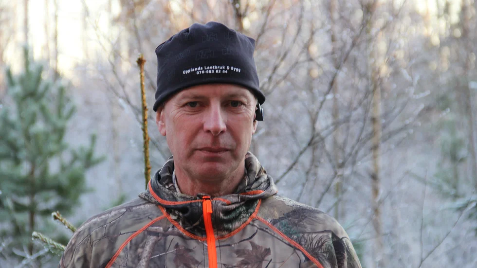 Peter Eriksson har ett stort granbestånd och är försiktigt positiv till nyheten.