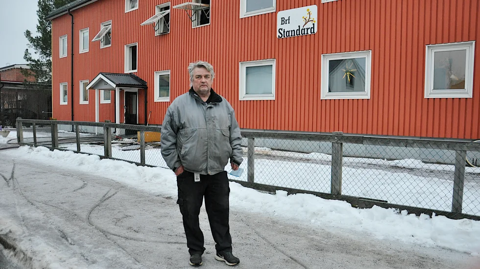 Torbjörn Jakobson besökte fastigheten han bor dagen efter branden. " Det är som det är även om det är jul snart. Målet är att jag och familjen ska kunna flytta tillbaka till vår lägenhet".